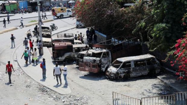 Αϊτή: Η κατάσταση είναι «φρικιαστική», μοιάζει «βγαλμένη από σκηνή του Max Max», λέει ο ΟΗΕ