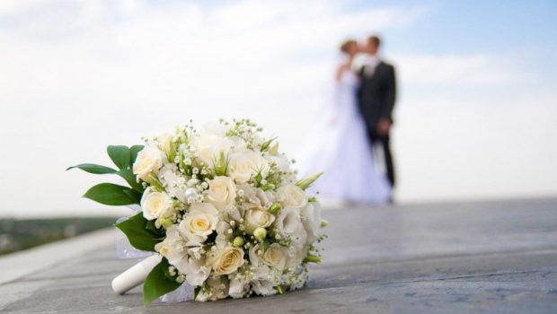 Βρετανία: Η αληθινή ιστορία της νύφης που οργάνωσε τον γάμο της και το μετάνιωσε πικρά