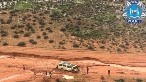 Θρίλερ στην Αυστραλία: Οικογένεια βρέθηκε ζωντανή μετά από τριήμερη έρευνα σε πλημμυρισμένη περιοχή