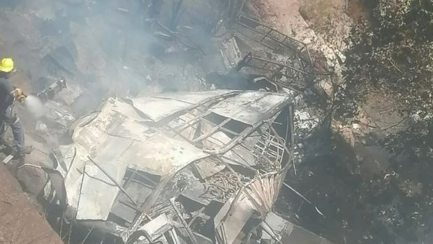 Νότια Αφρική: Λεωφορείο έπεσε από γέφυρα - Τουλάχιστον 45 νεκροί