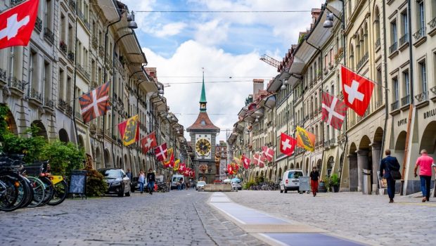 Αύξηση ρεκόρ στον πληθυσμό της Ελβετίας λόγω... των Ουκρανών