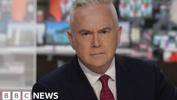 Βρετανία: Παραιτήθηκε από το BBC ο κορυφαίος παρουσιαστής που είχε εμπλακεί σε σεξουαλικό σκάνδαλο