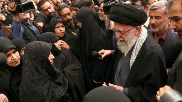 Ιράν: Ο Ανώτατος Ηγέτης Χαμενεΐ ευχαρίστησε τις ένοπλες δυνάμεις για την επίθεση εναντίον του Ισραήλ