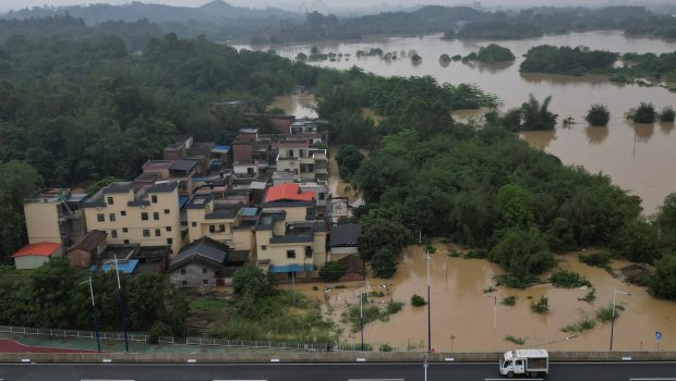 Κίνα: Νεκροί, αγνοούμενοι και καταστροφές από τις καταρρακτώδεις βροχές στην επαρχία Γκουανγκντόνγκ