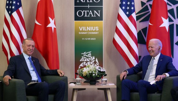 Λευκός Οίκος: Τουρκία και ΗΠΑ επιβεβαιώνουν την αναβολή της επίσκεψης Ερντογάν στην Ουάσινγκτον