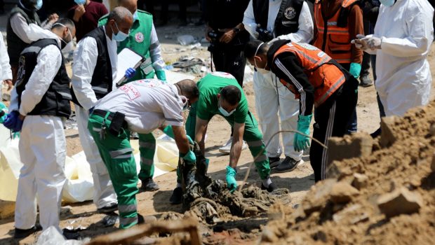 Λωρίδα της Γάζας: Αποκαλύφθηκαν ομαδικοί τάφοι στο αλ Σίφα και στη Μπέιτ Λαχία 