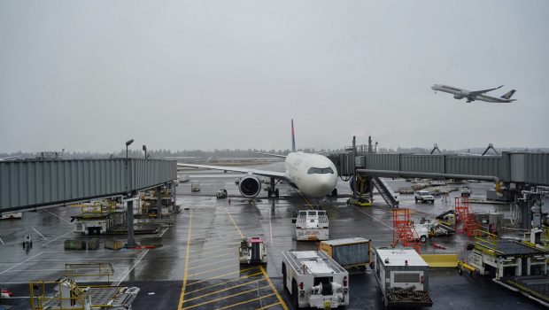 Νέα Υόρκη: Παραλίγο αεροπορική τραγωδία - Αεροσκάφος κινδύνευσε να συγκρουστεί με άλλα 4 αεροπλάνα