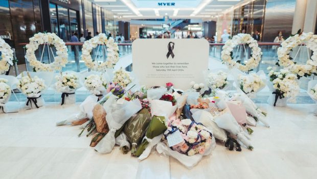 Σίδνεϊ: Φόρος τιμής στους νεκρούς από την επίθεση με μαχαίρι