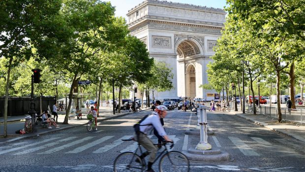 Στο Παρίσι το ποδήλατο ξεπέρασε το αυτοκίνητο ως μέσο μετακίνησης