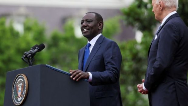 Αϊτή: Η Κένυα μπορεί να τσακίσει τις συμμορίες ισχυρίζεται ο πρόεδρός της ενώπιον του Μπάιντεν