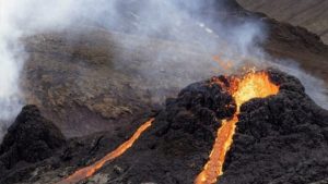 Ισλανδία: Εξερράγη και πάλι το ηφαίστειο στη χερσόνησο Ρέικιανες, για πέμπτη φορά από τον Δεκέμβριο