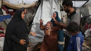 ΟΗΕ: Περισσότεροι από 940.000 άνθρωποι έχουν εκτοπιστεί από τη Ράφα