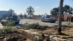 Πόλεμος στη Γάζα: «Μπαλάκι» οι ευθύνες για το πέρασμα στη Ράφα - Αντιδρά στις κατηγορίες του Ισραήλ η Αίγυπτος
