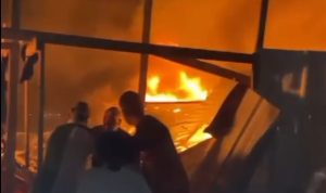 Ράφα: Δεκάδες άμαχοι «κάηκαν ζωντανοί» - Το Ισραήλ βομβάρδισε «ασφαλή» καταυλισμό με τέντες (Σκληρές εικόνες)