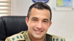 Χαμάς: Υποστηρίζει ότι κρατά Ισραηλινό διοικητή που θεωρούνταν νεκρός από τις 7 Οκτωβρίου, ανάρτησε βίντεο
