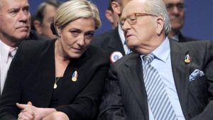 Ακροδεξιά στη Γαλλία: Από πολιτικοί παρίες, ένα βήμα πριν το Ελιζέ - H πορεία ανόδου τα τελευταία 50 χρόνια