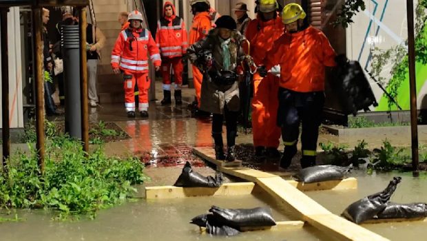 Γερμανία: Σφοδρές βροχοπτώσεις στα νότια - Κατάσταση έκτακτης ανάγκης και εκκένωση χιλιάδων κατοικιών