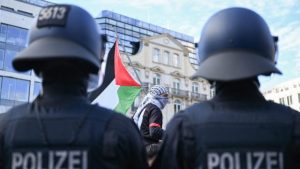 Γερμανία: Υποχρεώθηκε σε παραίτηση η υφυπουργός Παιδείας με αιχμή τις διαδηλώσεις υπέρ των Παλαιστινίων