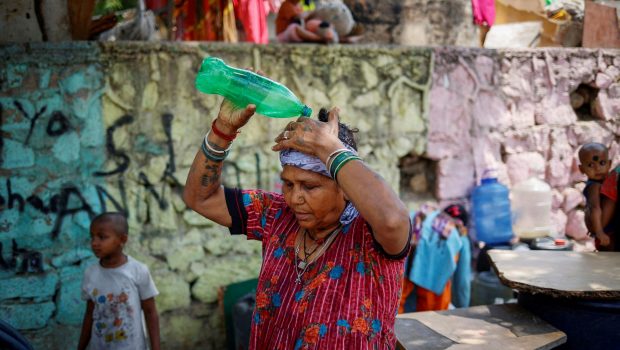 Ινδία: Τουλάχιστον 11 νεκροί εξαιτίας των πλημμυρών και του καύσωνα
