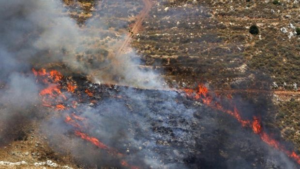 Λίβανος: Μεγάλες πυρκαγιές έπειτα από ισραηλινούς βομβαρδισμούς