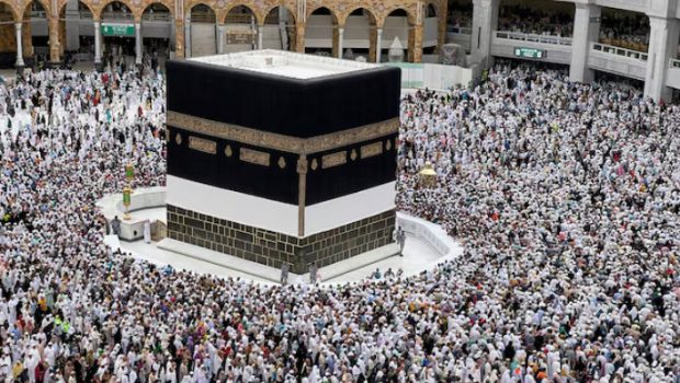 Σαουδική Αραβία: Πάνω από 300.000 μη εγγεγραμμένοι προσκυνητές υποχρεώθηκαν να εγκαταλείψουν τη Μέκκα