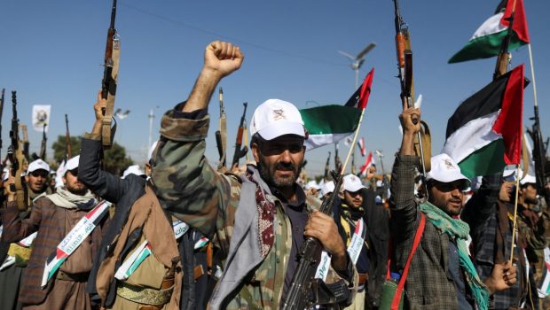 Χούθι: Επιτέθηκαν ξανά στο «Αϊζενχάουερ» - Οι ΗΠΑ ανακοίνωσαν ότι κατέρριψαν ένα drone και δύο πυραύλους