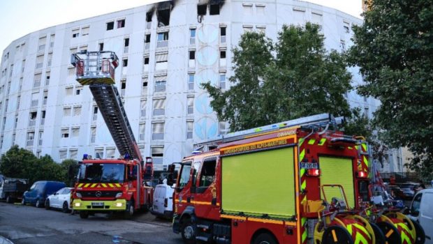 Γαλλία: Τουλάχιστον 7 νεκροί από φωτιά ξέσπασε σε κτίριο κατοικιών στη Νίκαια