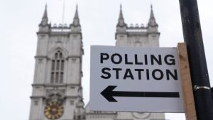 Εκλογές Βρετανία: Ανοίγουν οι κάλπες στο Ηνωμένο Βασίλειο