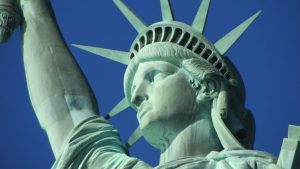 Νέα Υόρκη: Μετεωρίτης πέρασε από το Άγαλμα της Ελευθερίας και διαλύθηκε πάνω από το Μανχάταν