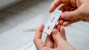 Κορονοϊός: Πολύ περισσότερα τα κρούσματα από όσα ανιχνεύονται - Έχουν σταματήσει οι εμβολιασμοί