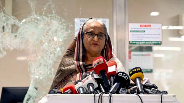 Μπαγκλαντές: Παραιτήθηκε η πρωθυπουργός και έφυγε με ελικόπτερο - Εισβολή διαδηλωτών στο πρωθυπουργικό μέγαρο