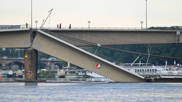 Γερμανία: Κατέρρευσε τμήμα γέφυρας στη Δρέσδη