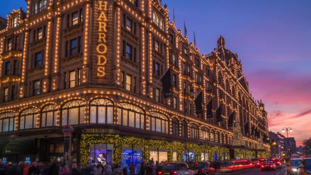 Ζητούν συγγνώμη τα Harrods για τις σεξουαλικές επιθέσεις του πρώην ιδιοκτήτη σε υπαλλήλους